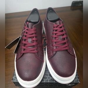 Stylish Men's Burgundy Sneakers